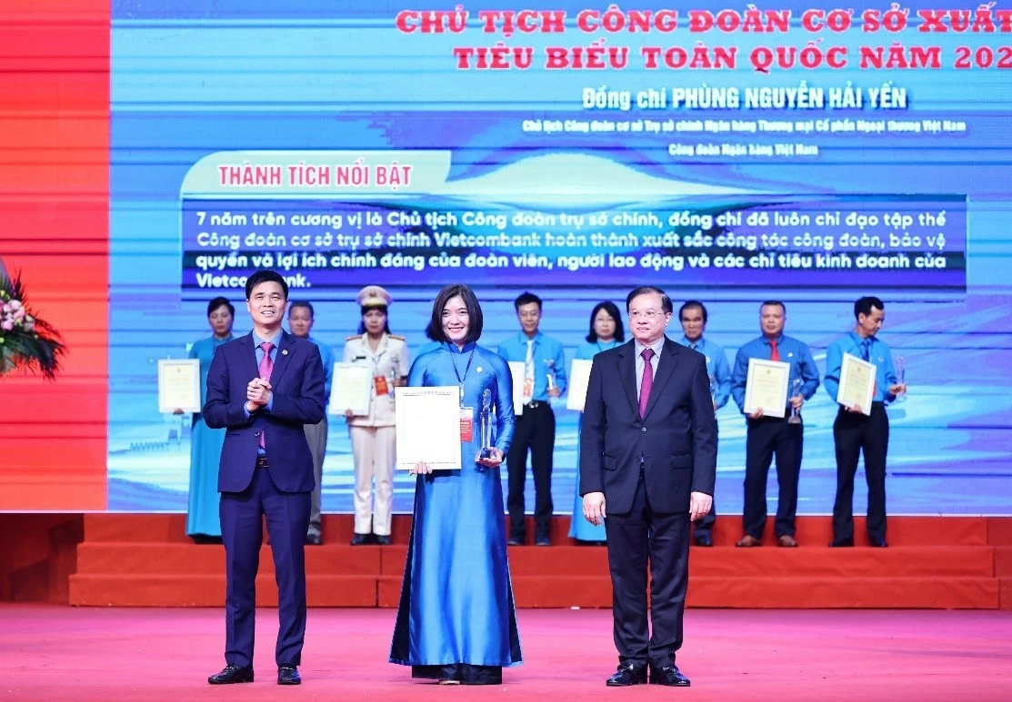 Chủ tịch Công đoàn TSC Vietcombank nhận giải thưởng Nguyễn Văn Linh Phó Tổng giám đốc, Chủ tịch Công đoàn TSC Vietcombank nhận giải thưởng Nguyễn Văn Linh