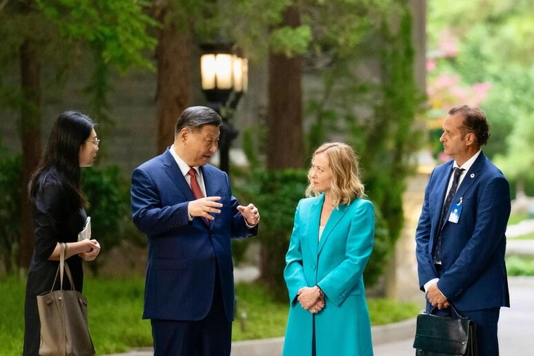 Thủ tướng Italy thăm Trung Quốc: Bật 'công tắc' khởi động lại hợp tác song phương, Bắc Kinh muốn Rome 'bắc cầu' với EU Thủ tướng Italy thăm Trung Quốc: Bật 'công tắc' khởi động lại hợp tác song phương, Bắc Kinh muốn Rome 'bắc cầu' với EU