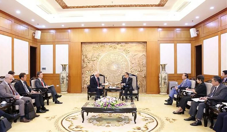 Trưởng ban Đối ngoại Trung ương tiếp Phó Chủ tịch Ủy ban châu Âu Trưởng ban Đối ngoại Trung ương tiếp Phó Chủ tịch Ủy ban châu Âu