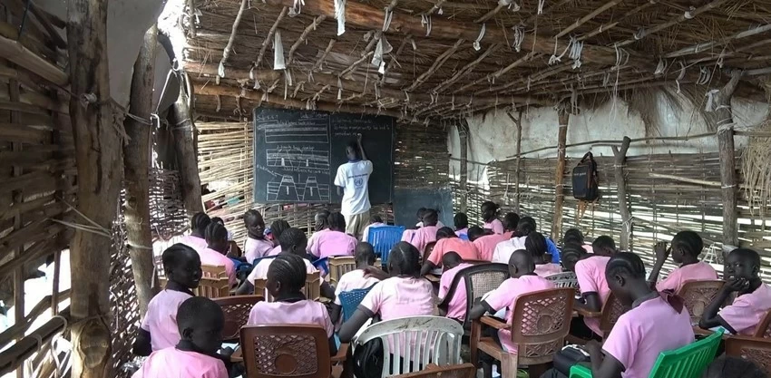 Lính công binh Việt Nam dựng lớp học, sửa thuyền giúp người dân Abyei Lính công binh Việt Nam hỗ trợ người dân Abyei vượt qua khó khăn trong mùa mưa lũ