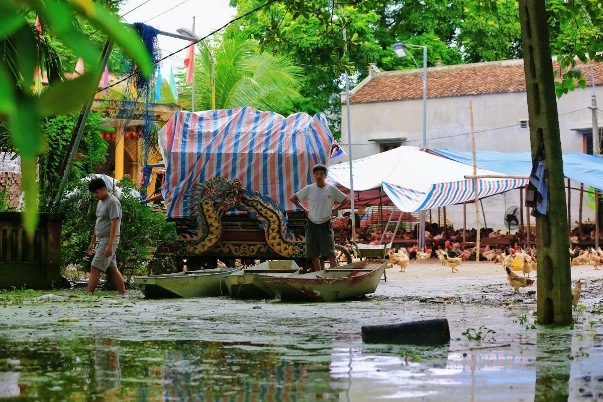 Xót xa cảnh người dân Chương Mỹ sống chung với lũ Xót xa cảnh người dân Chương Mỹ sống chung với lũ