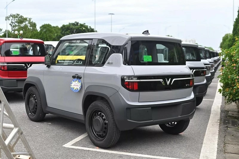 Cận cảnh xe điện VinFast VF3 bản thương mại vừa bàn giao cho khách hàng Cận cảnh xe điện VinFast VF3 bản thương mại vừa bàn giao cho khách hàng