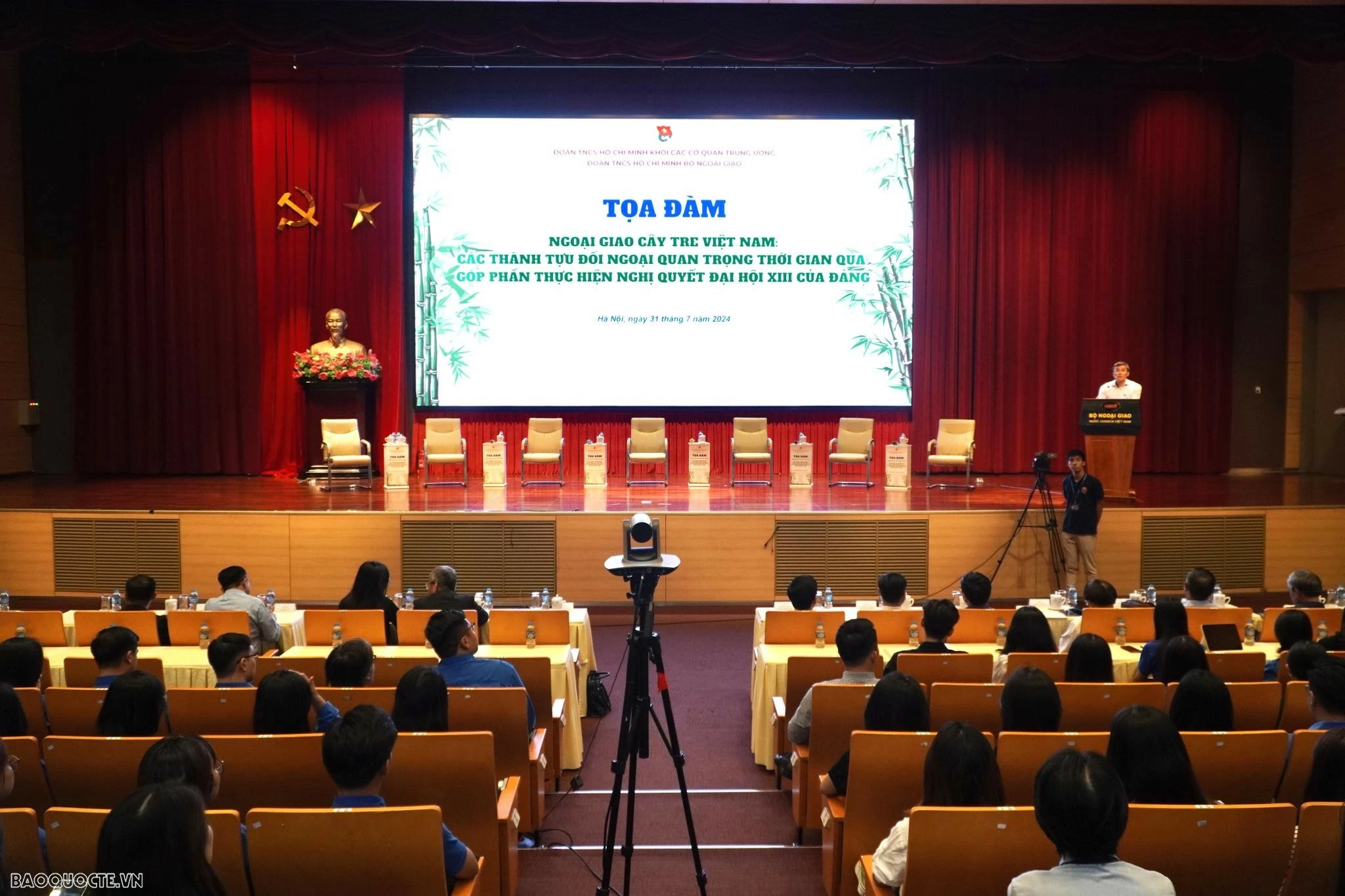 Thanh niên học tập và rèn luyện theo phong cách 'ngoại giao cây tre Việt Nam' của cố Tổng Bí thư Nguyễn Phú Trọng Thanh niên học tập và rèn luyện theo phong cách 'ngoại giao cây tre Việt Nam' của cố Tổng Bí thư Nguyễn Phú Trọng