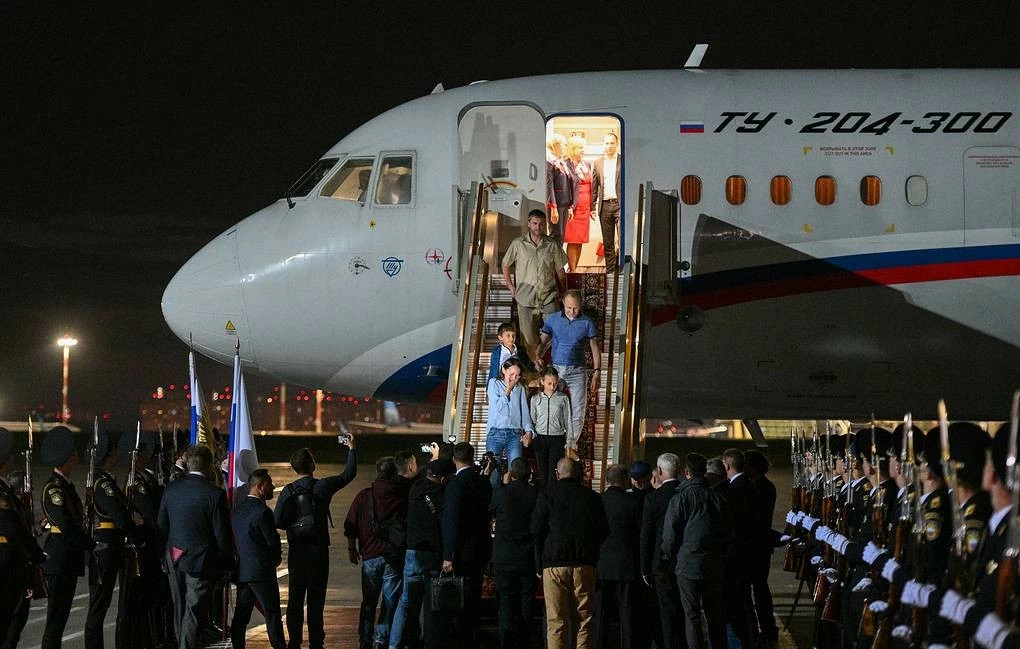 Nga và loạt nước phương Tây vừa tiến hành một hoạt động quy mô lớn: Mỹ-NATO ca ngợi, Moscow cảm ơn các nước hỗ trợ Nga và loạt nước phương Tây vừa tiến hành một hoạt động quy mô lớn: Mỹ-NATO ca ngợi, Moscow cảm ơn các nước hỗ trợ