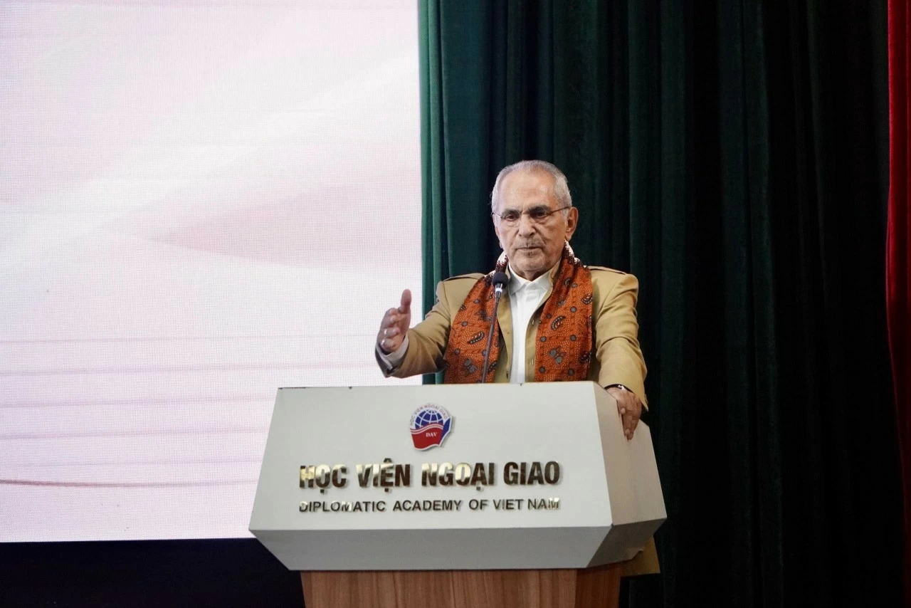 Tổng thống Timor-Leste giao lưu với sinh viên Học viện Ngoại giao Tổng thống Timor-Leste giao lưu với sinh viên Học viện Ngoại giao