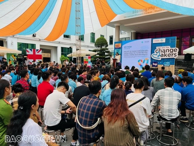 Để phụ nữ và thanh thiếu niên dẫn đầu phong trào phòng, chống mua bán người và kiến tạo thay đổi Để phụ nữ và thanh thiếu niên dẫn đầu phong trào phòng, chống mua bán người và kiến tạo thay đổi