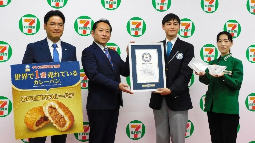 Nhật Bản: Bánh mì cà ri 7-Eleven nhận Kỷ lục Guinness thế giới Nhật Bản: Bánh mì cà ri 7-Eleven nhận Kỷ lục Guinness thế giới