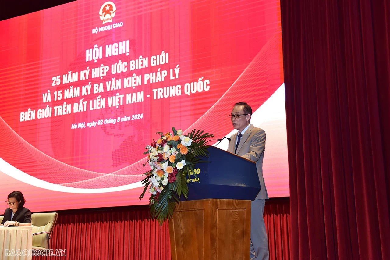 Xây dựng đường biên giới Việt Nam-Trung Quốc hòa bình, ổn định, góp phần thúc đẩy phát triển kinh tế xã hội Xây dựng đường biên giới Việt Nam-Trung Quốc hòa bình, ổn định, góp phần thúc đẩy phát triển kinh tế xã hội