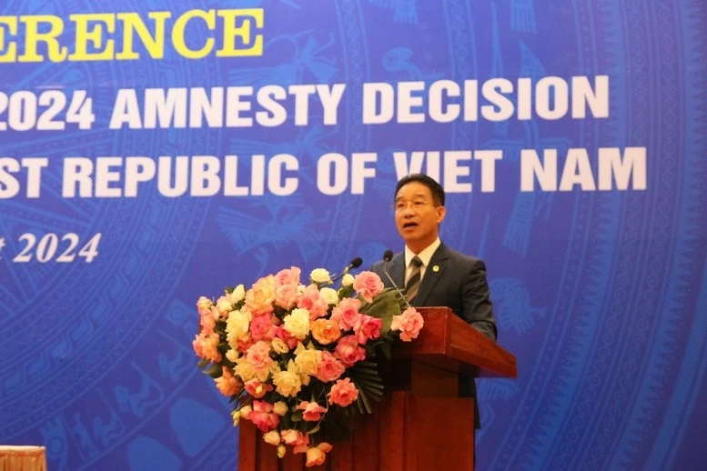 Phó Chủ nhiệm Văn phòng Chủ tịch nước Phạm Thanh Hà công bố Quyết định về đặc xá năm 2024 của Chủ tịch nước Cộng hòa xã hội chủ nghĩa Việt Nam. (Nguồn: VGP) Phó Chủ nhiệm Văn phòng Chủ tịch nước Phạm Thanh Hà công bố Quyết định về đặc xá năm 2024 của Chủ tịch nước Cộng hòa xã hội chủ nghĩa Việt Nam. (Nguồn: VGP)