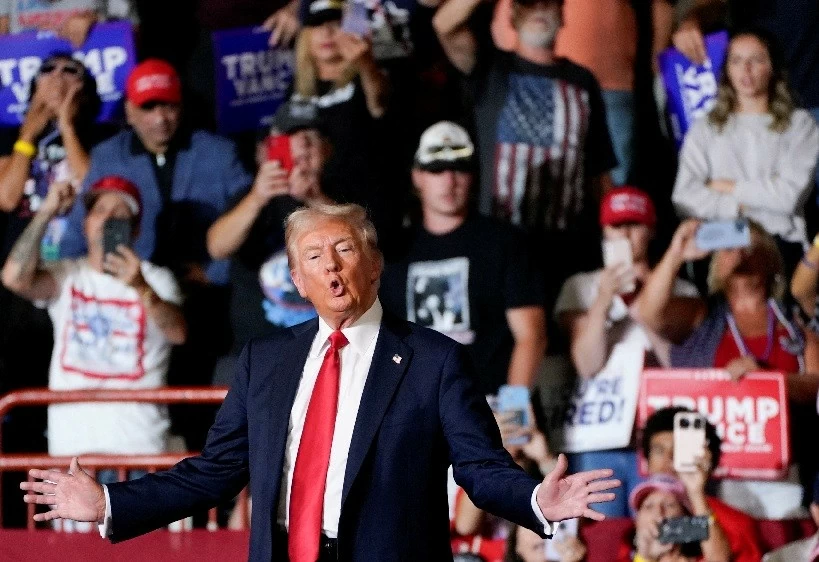 Chính quyền tổng thống Biden tạo tiếng vang với việc trao đổi tù nhân Nga, ông Donald Trump tranh thủ 'khoe thành tích' Chính quyền tổng thống Biden tạo tiếng vang với việc trao đổi tù nhân Nga, ông Donald Trump tranh thủ 'khoe thành tích'