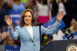 Bầu cử Mỹ 2024: Bà Kamala Harris chính thức giành được đề cử ứng viên tổng thống đảng Dân chủ, 'phó tướng' có thể là ai?