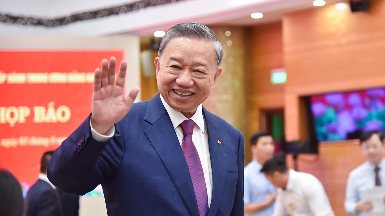 tong bi thu chu tich nuoc to lam het long phung su to quoc phuc vu nhan dan