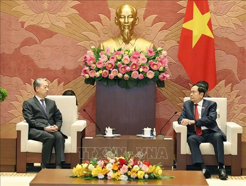 Chủ tịch Quốc hội Trần Thanh Mẫn tiếp Đại sứ Trung Quốc tại Việt Nam Hùng Ba. (Nguồn: TTXVN) Chủ tịch Quốc hội Trần Thanh Mẫn tiếp Đại sứ Trung Quốc tại Việt Nam Hùng Ba. (Nguồn: TTXVN)