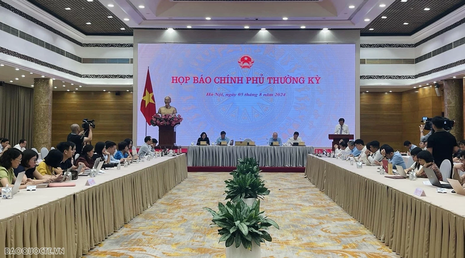 ọp báo Chính phủ cung cấp thông tin về tình hình KTXH tháng 7 và 7 tháng đầu năm tới báo chí. (Ảnh: Gia Thành) ọp báo Chính phủ cung cấp thông tin về tình hình KTXH tháng 7 và 7 tháng đầu năm tới báo chí. (Ảnh: Gia Thành)