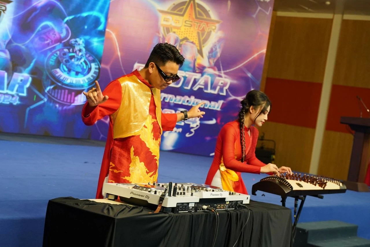 DJ Star - Gameshow truyền hình đầu tiên hấp dẫn dành cho DJ Việt DJ Star - Gameshow truyền hình đầu tiên hấp dẫn dành cho DJ Việt