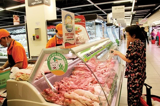 Giá heo hơi hôm nay 6/8: Biên độ dao động giá heo hơi bắt đầu lớn; Dự báo sản lượng thịt lợn Mỹ tăng 3,1% Giá heo hơi hôm nay 6/8: Biên độ dao động giá heo hơi bắt đầu lớn; Dự báo sản lượng thịt lợn Mỹ tăng 3,1%