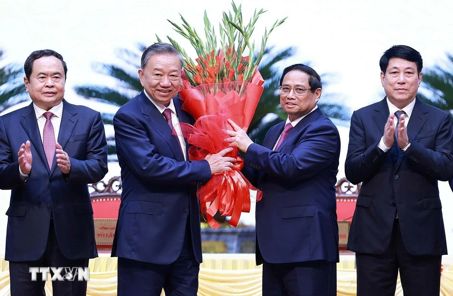 Tổng Bí thư, Chủ tịch nước Tô Lâm: Hết lòng phụng sự Tổ quốc, phục vụ Nhân dân Tổng Bí thư, Chủ tịch nước Tô Lâm: Hết lòng phụng sự Tổ quốc, phục vụ Nhân dân