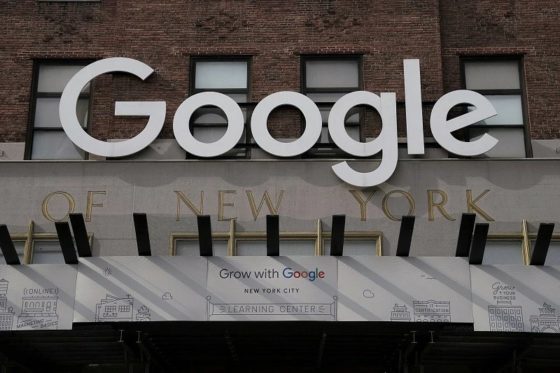 Logo của Google trên một tòa nhà ở New York Logo của Google trên một tòa nhà ở New York