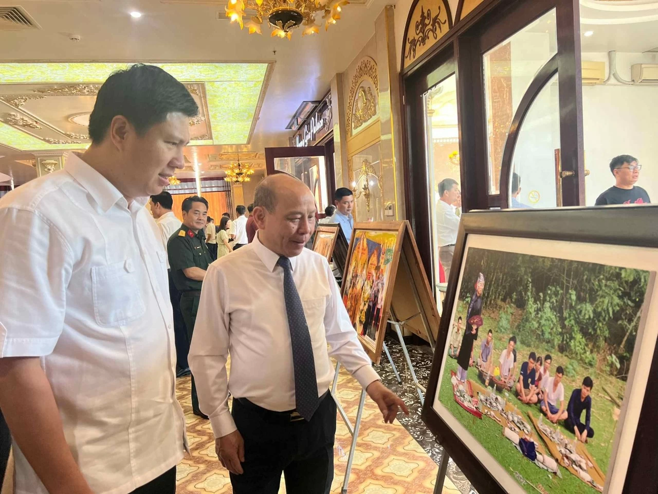 Nâng cao vị thế Việt Nam qua công tác thông tin đối ngoại về quyền con người Nâng cao vị thế Việt Nam qua công tác thông tin đối ngoại về quyền con người