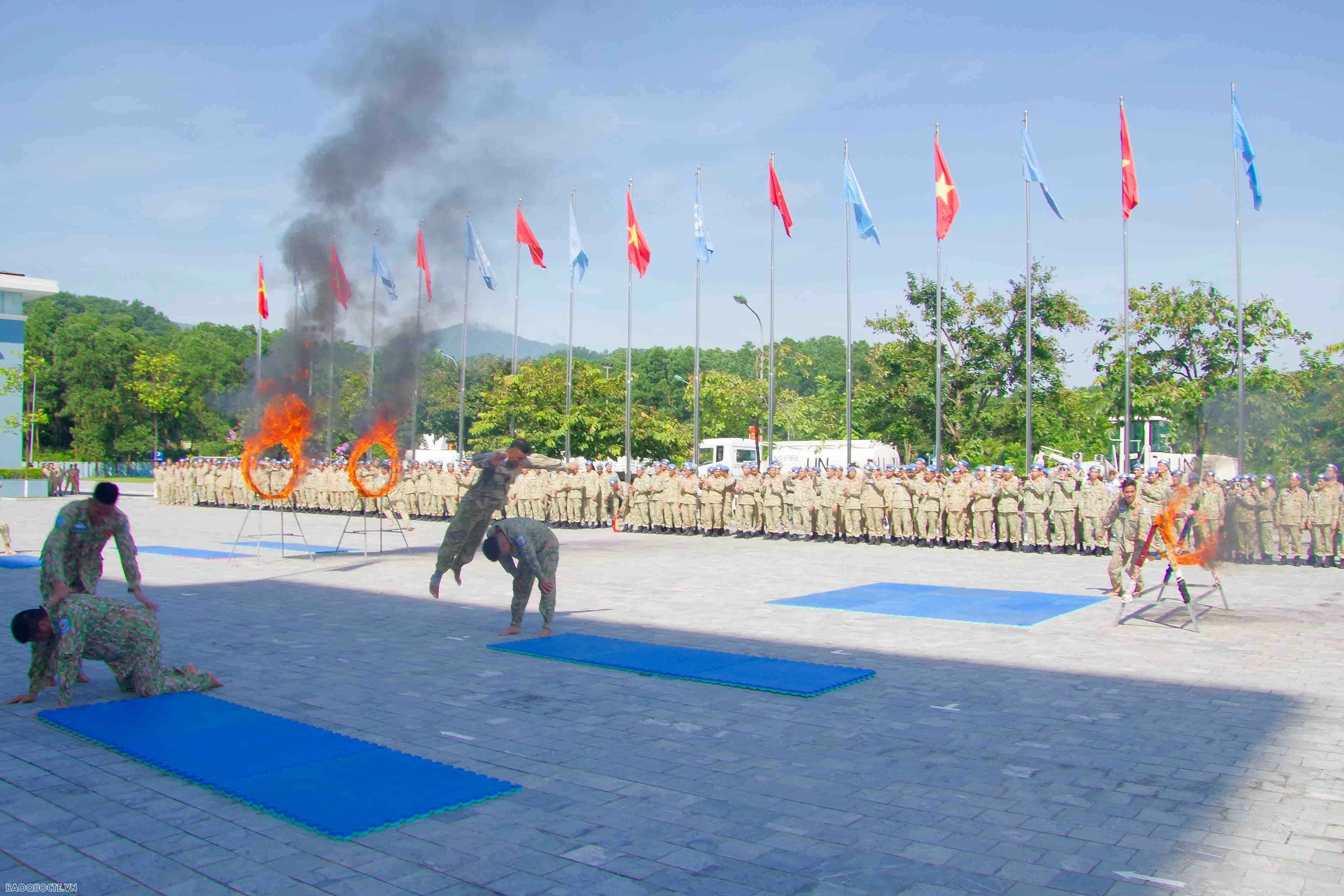 Khai mạc Khóa huấn luyện tiền triển khai và diễn tập thực địa cho Đội Công binh số 3 và Bệnh viện dã chiến cấp 2 số 6 Khai mạc Khóa huấn luyện tiền triển khai và diễn tập thực địa cho Đội Công binh số 3 và Bệnh viện dã chiến cấp 2 số 6