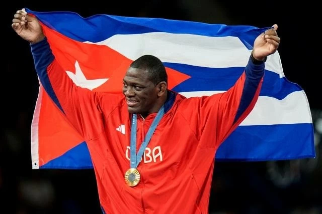 Lần đầu tiên trên thế giới, đô vật Cuba Mijain Lopez giành huy chương vàng 5 kỳ Olympic Lần đầu tiên trên thế giới, đô vật Cuba Mijain Lopez giành huy chương vàng 5 kỳ Olympic