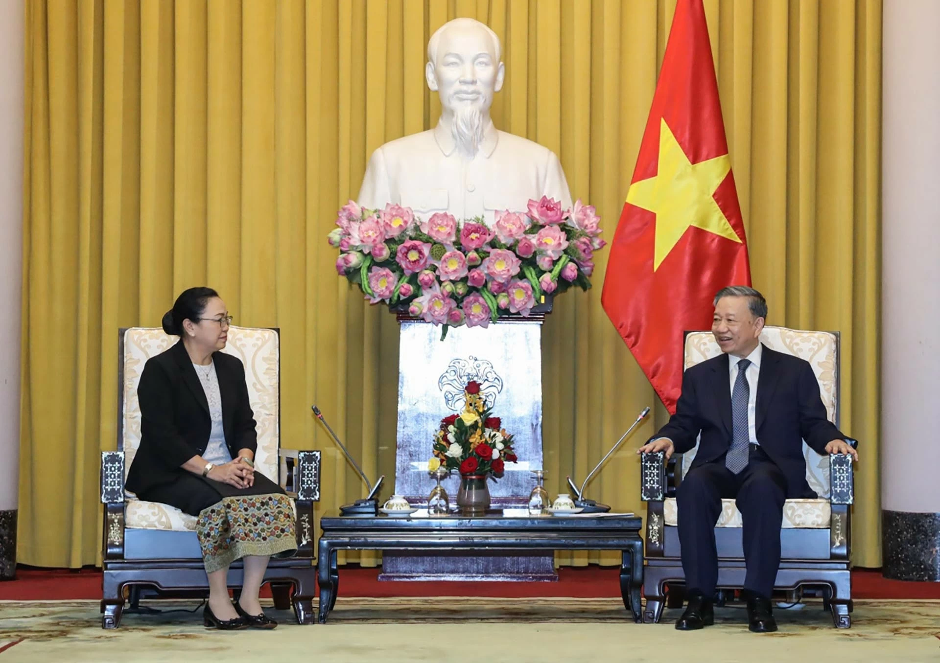 Chủ tịch nước Tô Lâm tiếp Đại sứ Lào Khamphao Ernthavanh tại Phủ Chủ tịch, ngày 30/5/2024. (Nguồn: VOV) Chủ tịch nước Tô Lâm tiếp Đại sứ Lào Khamphao Ernthavanh tại Phủ Chủ tịch, ngày 30/5/2024. (Nguồn: VOV)