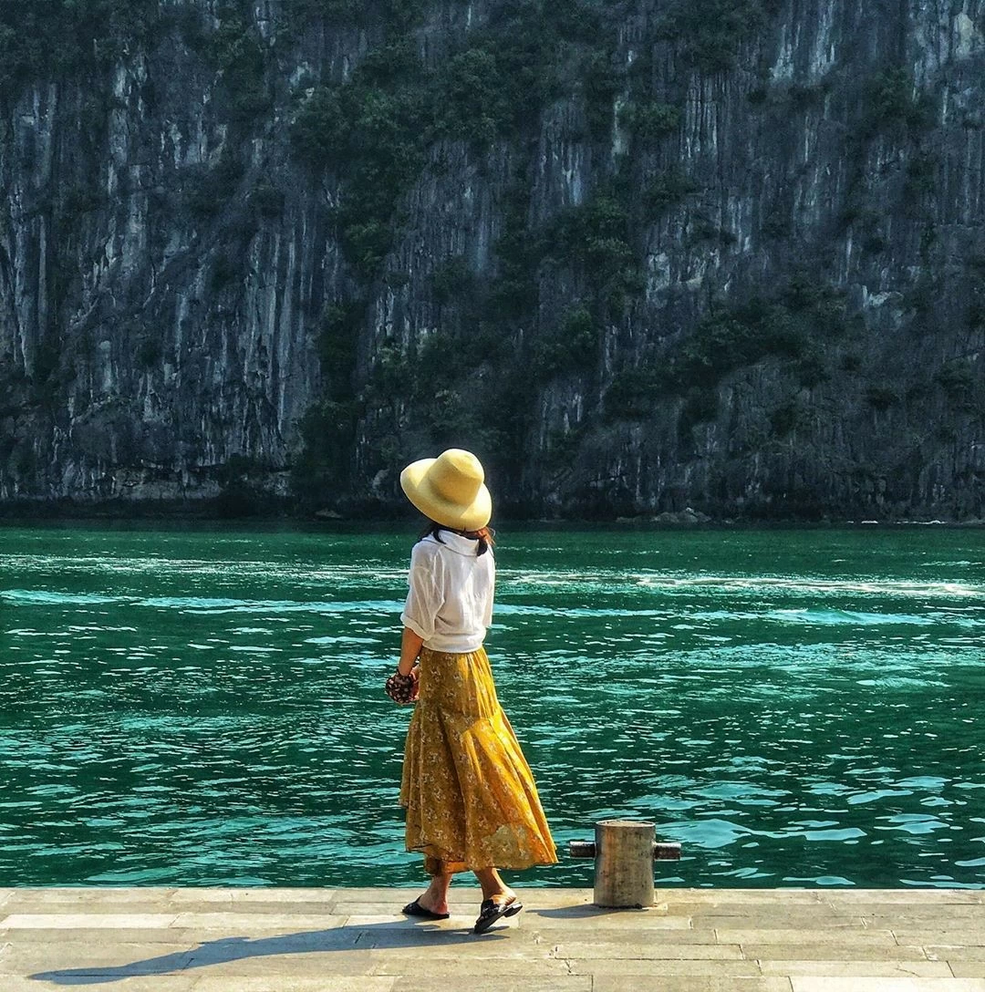 Ngắm trọn vẻ đẹp của vịnh Hạ Long từ đỉnh Ti Tốp Ngắm trọn vẻ đẹp của vịnh Hạ Long từ đỉnh Ti Tốp