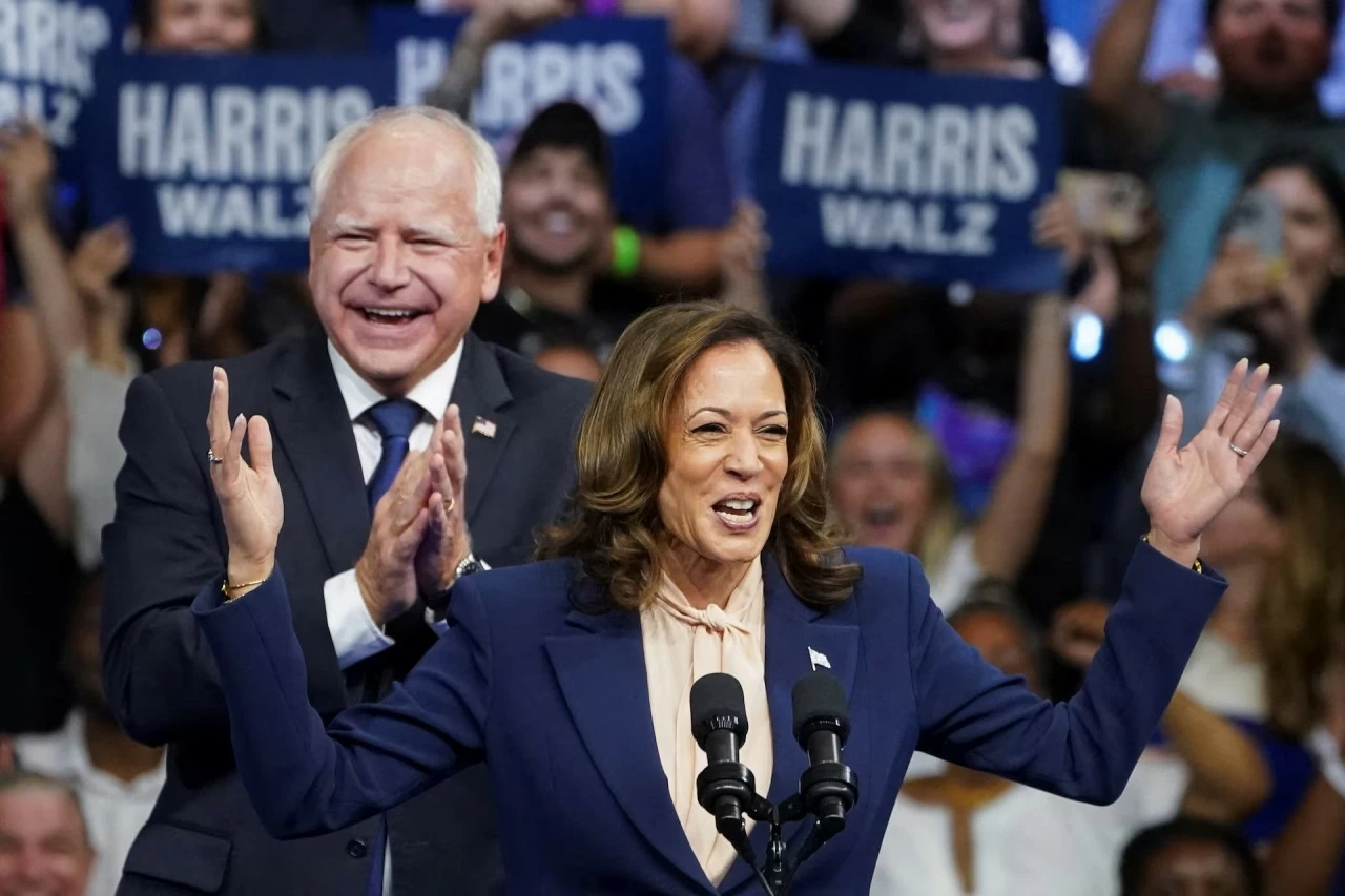 Bầu cử Tổng thống Mỹ: Bộ đôi Kamala Harris và Tim Walz khởi động chiến dịch tranh cử ở Philadelphia Bầu cử Tổng thống Mỹ: Bộ đôi Kamala Harris và Tim Walz khởi động chiến dịch tranh cử ở Philadelphia