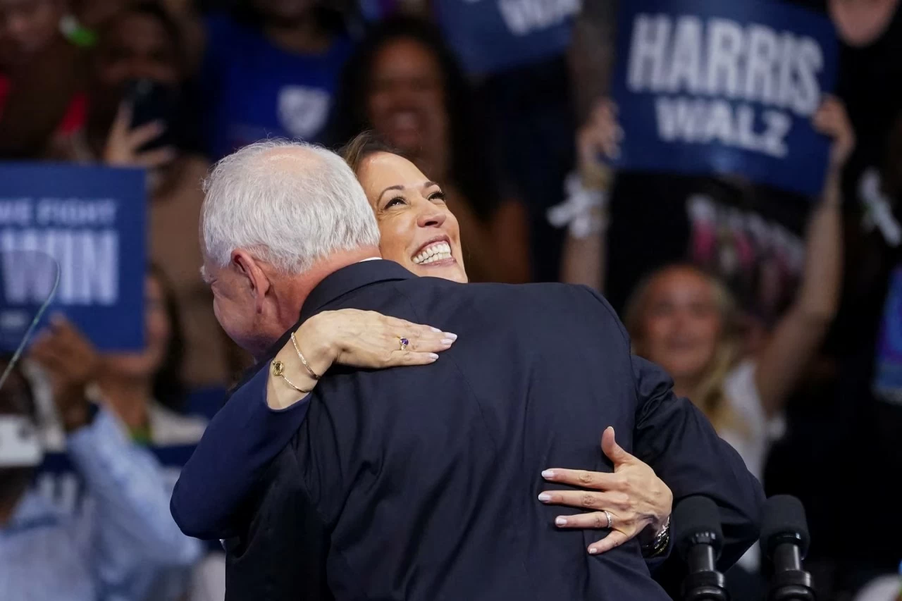Bầu cử Tổng thống Mỹ: Bộ đôi Kamala Harris và Tim Walz khởi động chiến dịch tranh cử ở Philadelphia Bầu cử Tổng thống Mỹ: Bộ đôi Kamala Harris và Tim Walz khởi động chiến dịch tranh cử ở Philadelphia