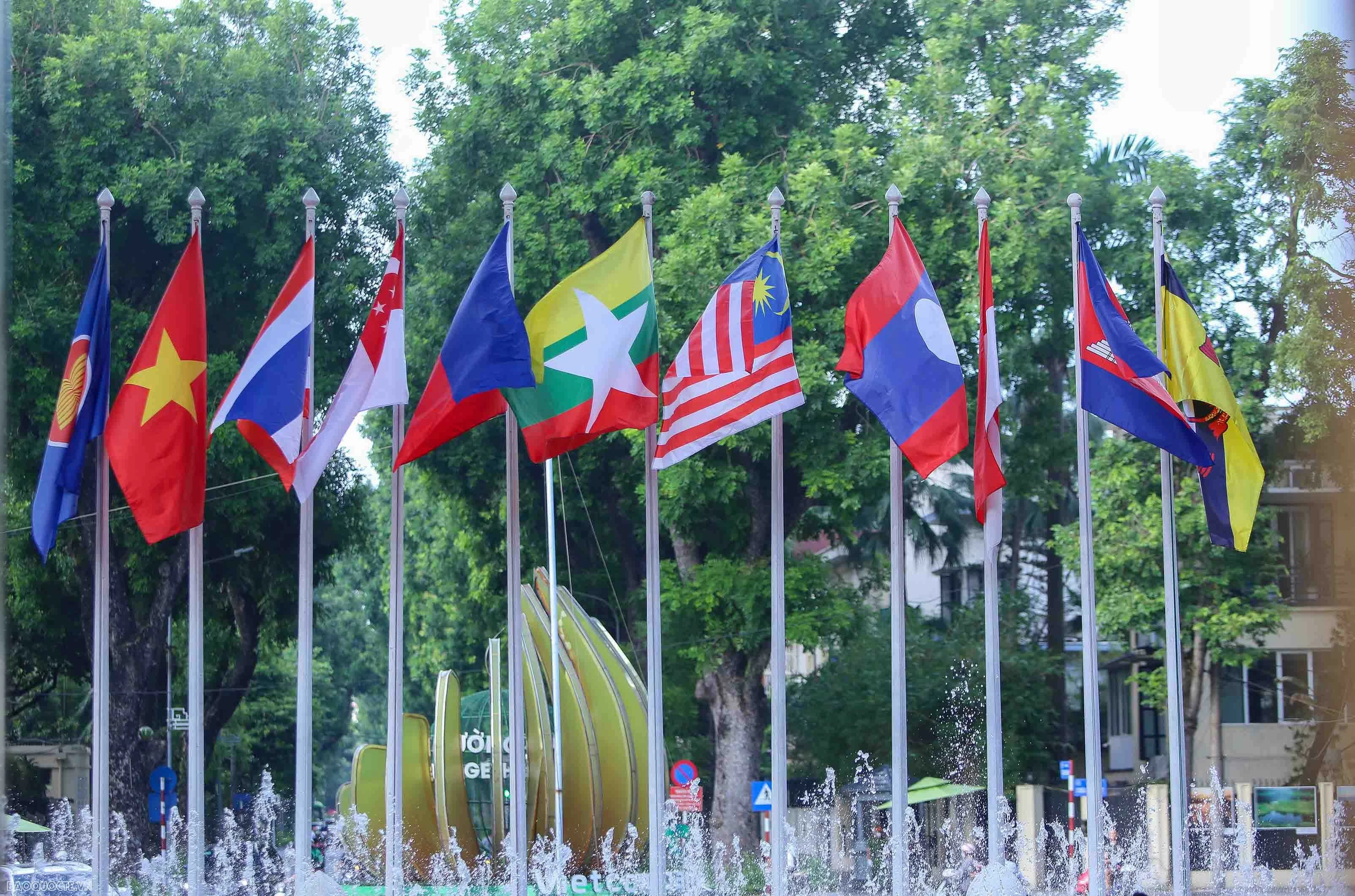 ASEAN tiếp tục là điển hình về thành công trong liên kết và hợp tác khu vực ASEAN tiếp tục là điển hình về thành công trong liên kết và hợp tác khu vực