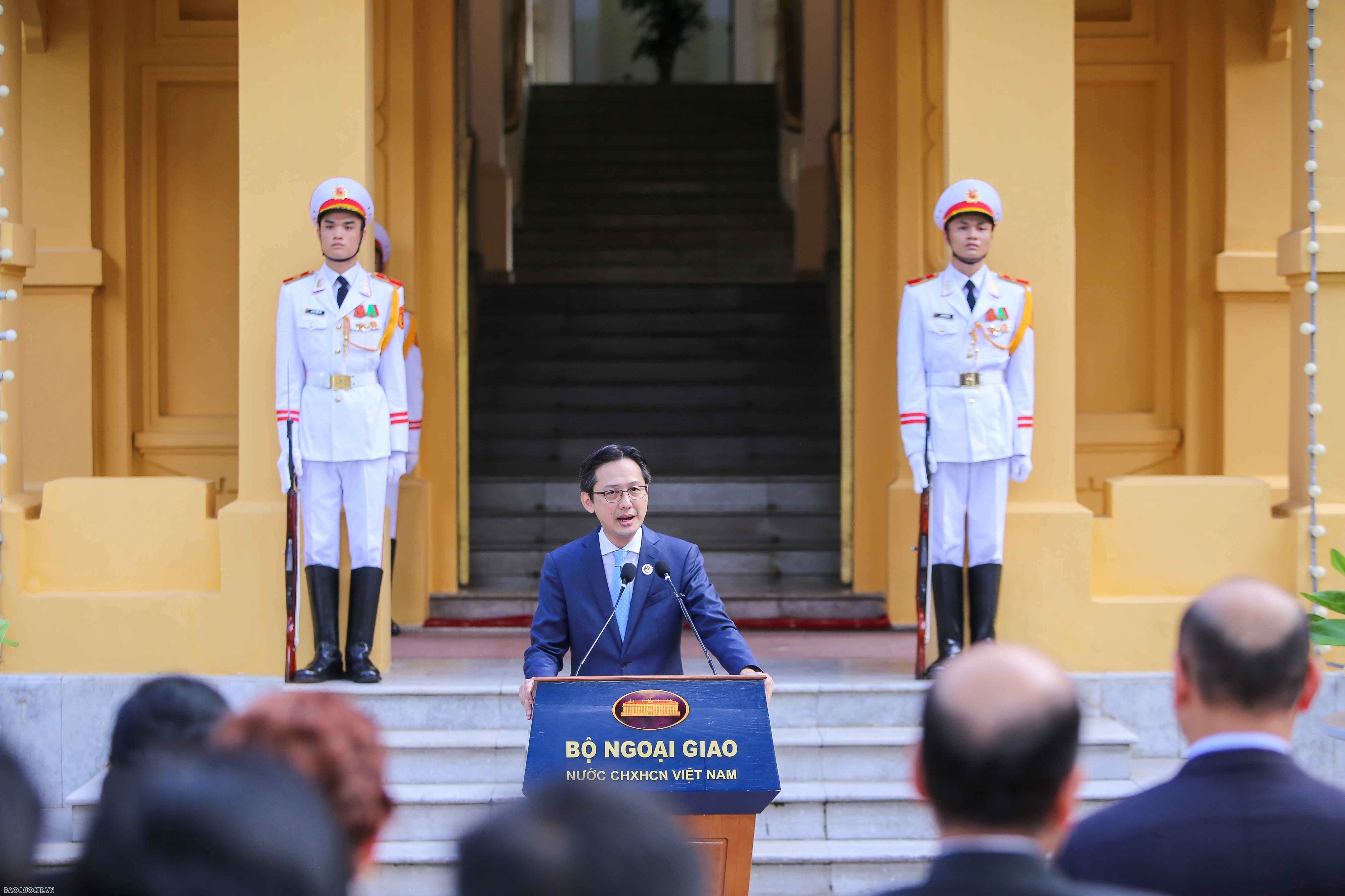 ASEAN tiếp tục là điển hình về thành công trong liên kết và hợp tác khu vực ASEAN tiếp tục là điển hình về thành công trong liên kết và hợp tác khu vực