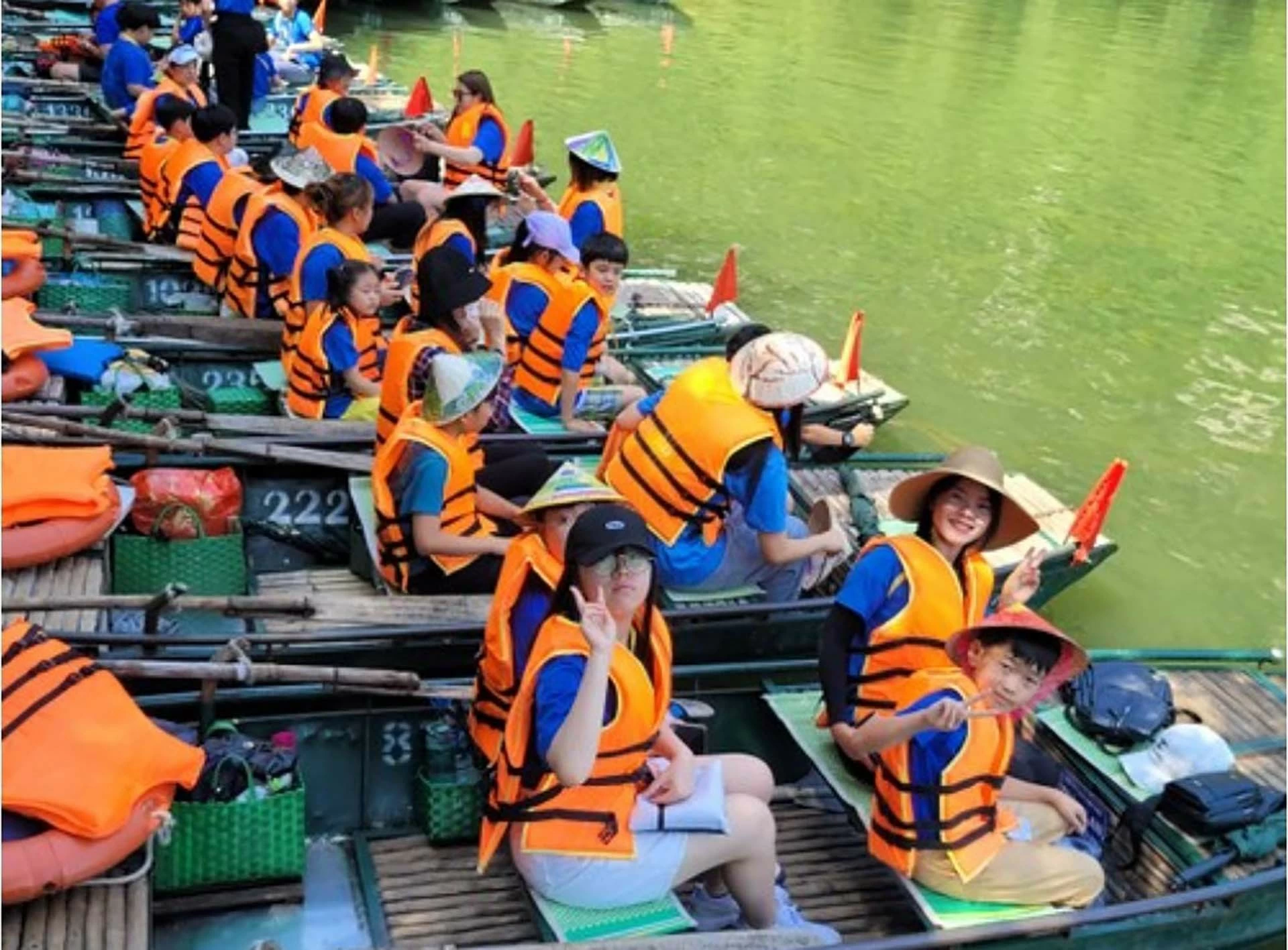 Về quê mẹ Về quê mẹ