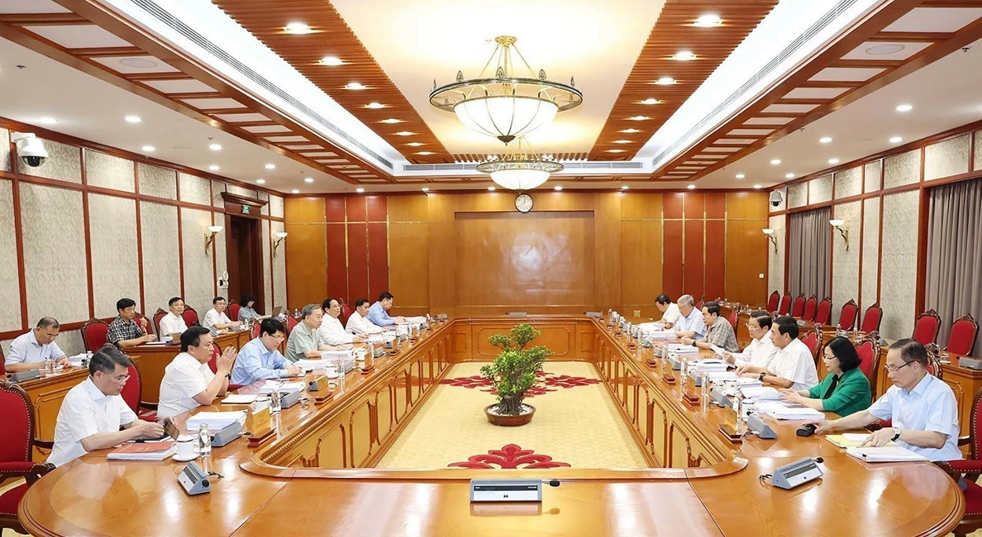 Phiên họp thường kỳ của Bộ Chính trị. (Nguồn: TTXVN) Phiên họp thường kỳ của Bộ Chính trị. (Nguồn: TTXVN)