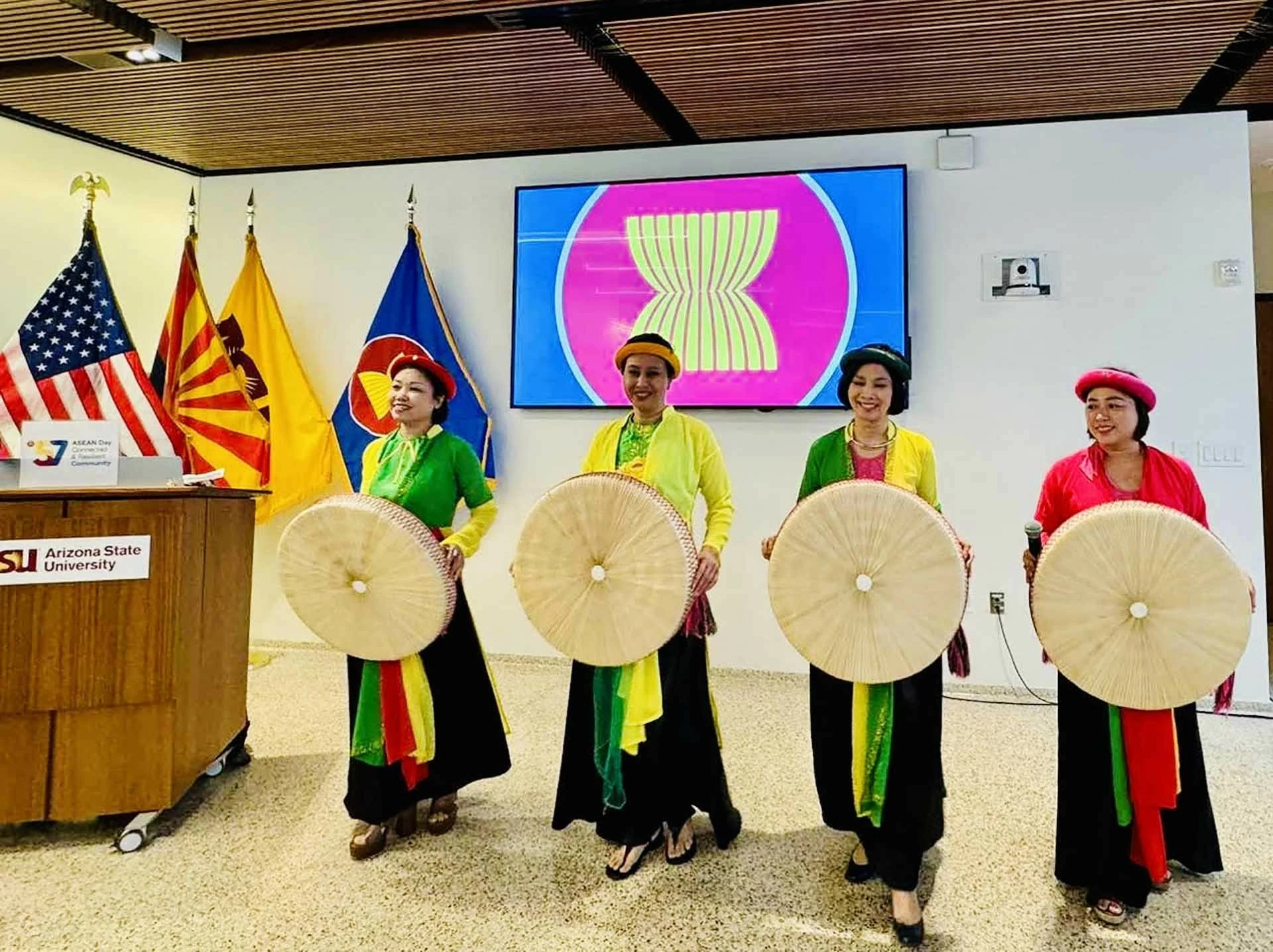 Kỷ niệm Ngày ASEAN 2024 tại Washington DC: Quảng bá vẻ đẹp đất nước, con người Việt Nam Kỷ niệm Ngày ASEAN 2024 tại Washington DC: Quảng bá vẻ đẹp đất nước, con người Việt Nam