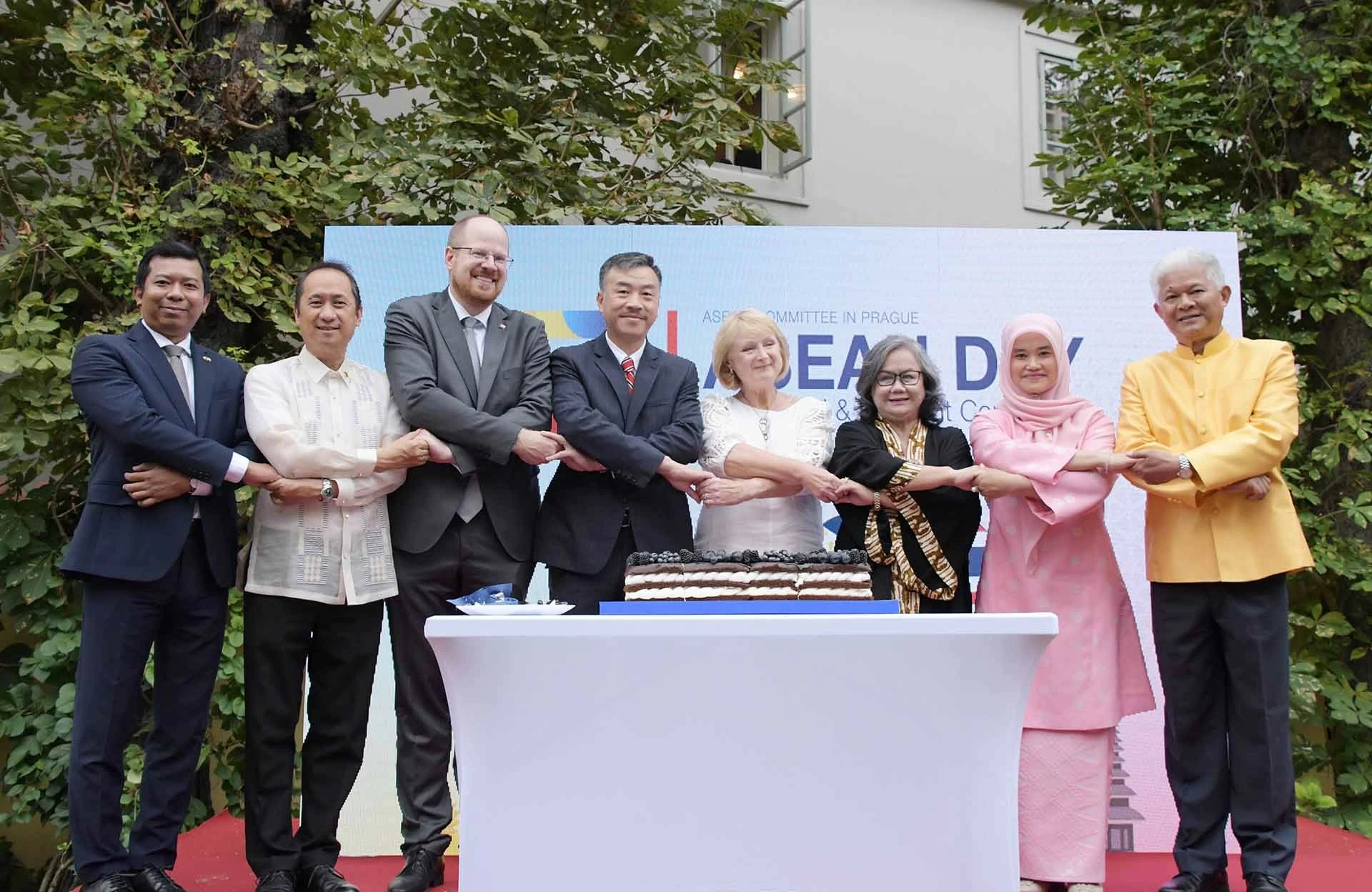 Czech mong muốn thúc đẩy hợp tác hơn nữa đối với các nước ASEAN Czech mong muốn thúc đẩy hợp tác hơn nữa đối với các nước ASEAN