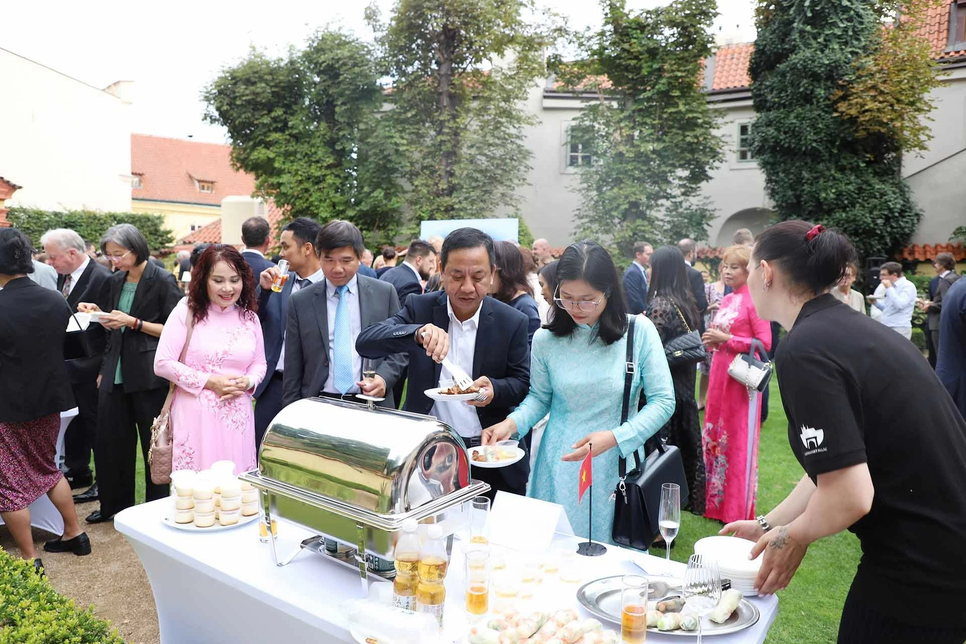 Czech mong muốn thúc đẩy hợp tác hơn nữa đối với các nước ASEAN Czech mong muốn thúc đẩy hợp tác hơn nữa đối với các nước ASEAN