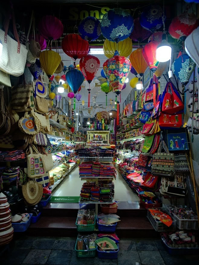 Hà Nội qua góc nhìn của Đại sứ Pakinstan Kohdayar Marri: 'Bình dị thôi... mà sao tôi bồi hồi'