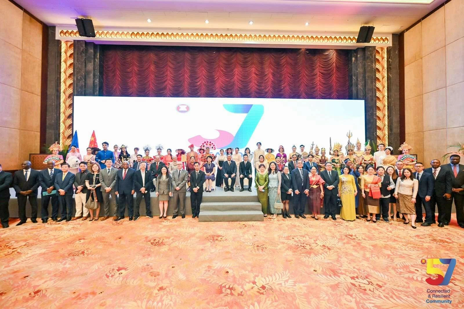 Nổi bật hình ảnh một Asean đoàn kết, tự cường và thống nhất trong đa dạng tại Quảng Châu, Trung Quốc Nổi bật hình ảnh một ASEAN đoàn kết, tự cường và thống nhất trong đa dạng tại Quảng Châu, Trung Quốc