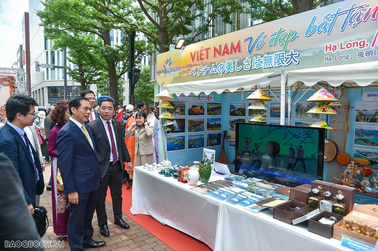 Tưng bừng khai mạc Lễ hội Việt Nam lần thứ 3 tại TP Sapporo, Hokkaido, Nhật Bản Tưng bừng khai mạc Lễ hội Việt Nam lần thứ 3 tại TP Sapporo, Hokkaido, Nhật Bản