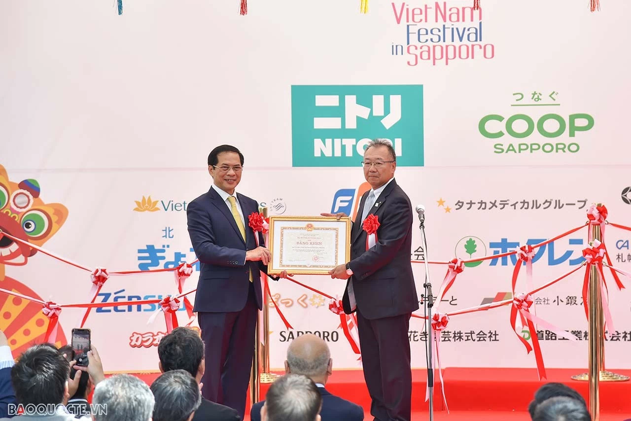 Tưng bừng khai mạc Lễ hội Việt Nam lần thứ 3 tại TP Sapporo, Hokkaido, Nhật Bản Tưng bừng khai mạc Lễ hội Việt Nam lần thứ 3 tại TP Sapporo, Hokkaido, Nhật Bản