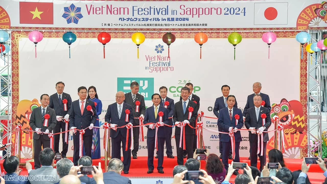 Tưng bừng khai mạc Lễ hội Việt Nam lần thứ 3 tại TP Sapporo, Hokkaido, Nhật Bản Tưng bừng khai mạc Lễ hội Việt Nam lần thứ 3 tại TP Sapporo, Hokkaido, Nhật Bản