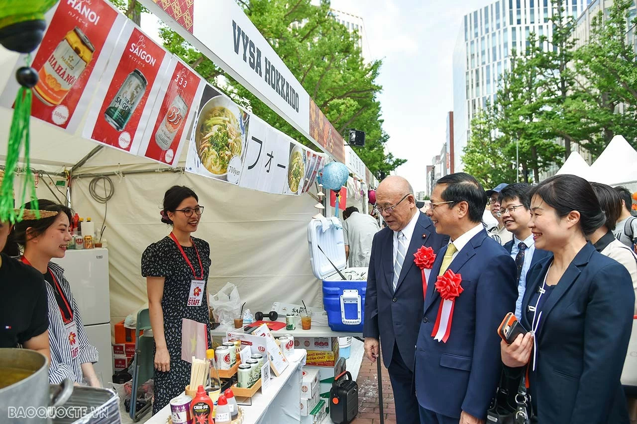 Tưng bừng khai mạc Lễ hội Việt Nam lần thứ 3 tại TP Sapporo, Hokkaido, Nhật Bản Tưng bừng khai mạc Lễ hội Việt Nam lần thứ 3 tại TP Sapporo, Hokkaido, Nhật Bản