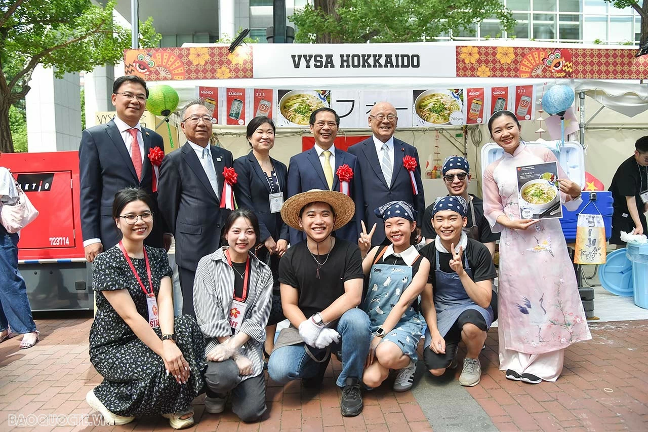 Tưng bừng khai mạc Lễ hội Việt Nam lần thứ 3 tại TP Sapporo, Hokkaido, Nhật Bản Tưng bừng khai mạc Lễ hội Việt Nam lần thứ 3 tại TP Sapporo, Hokkaido, Nhật Bản