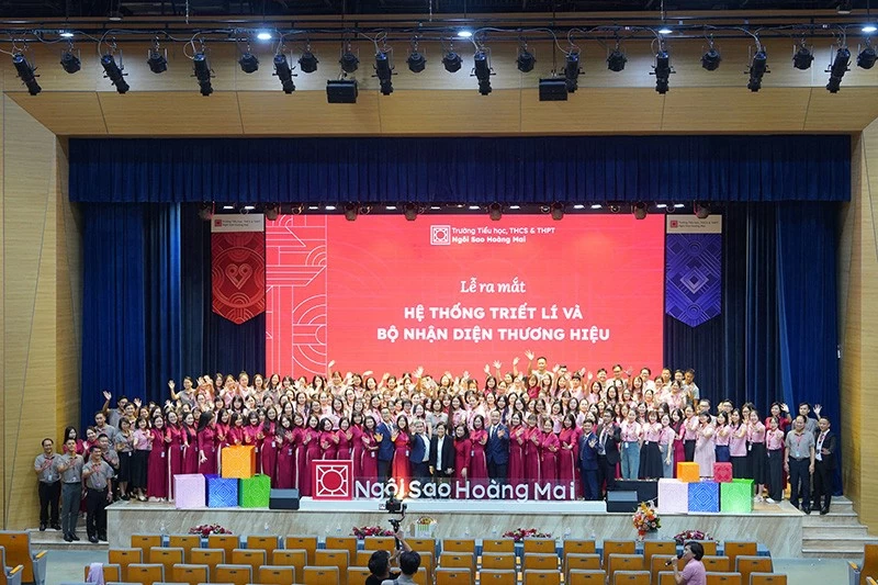 Trường Ngôi Sao Hoàng Mai công bố công bố Hệ thống triết lý giáo dục và Bộ nhận diện thương hiệu. Trường Ngôi Sao Hoàng Mai công bố công bố Hệ thống triết lý giáo dục và Bộ nhận diện thương hiệu.