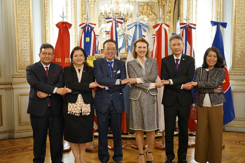 Lễ kỷ niệm 57 năm thành lập ASEAN tại Argentina Lễ kỷ niệm 57 năm thành lập ASEAN tại Argentina