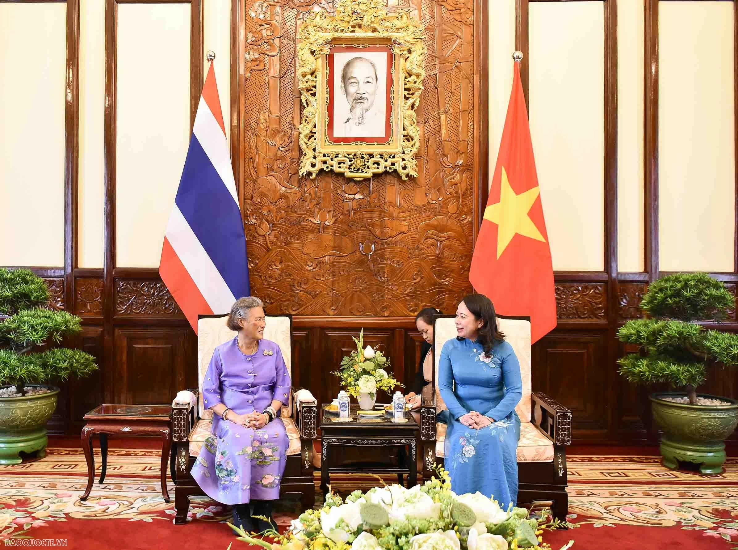 Phó Chủ tịch nước Võ Thị Ánh Xuân đón Công chúa Thái Lan Maha Chakri Sirindhorn Phó Chủ tịch nước Võ Thị Ánh Xuân đón Công chúa Thái Lan Maha Chakri Sirindhorn