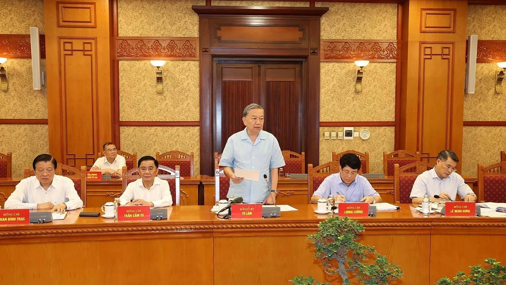 Báo cáo chính trị của Đại hội XIV của Đảng phải là sản phẩm của tầm cao trí tuệ Báo cáo chính trị của Đại hội XIV của Đảng phải là sản phẩm của tầm cao trí tuệ