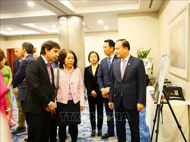 Hà Nội thúc đẩy hợp tác với các địa phương Argentina Hà Nội thúc đẩy hợp tác với các địa phương Argentina