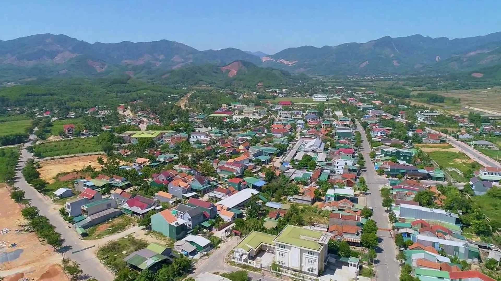 Vùng quê cách mạng Minh Long từng ngày đổi mới, phát triển. (Ảnh: Ngọc Điệp) Vùng quê cách mạng Minh Long từng ngày đổi mới, phát triển. (Ảnh: Ngọc Điệp)