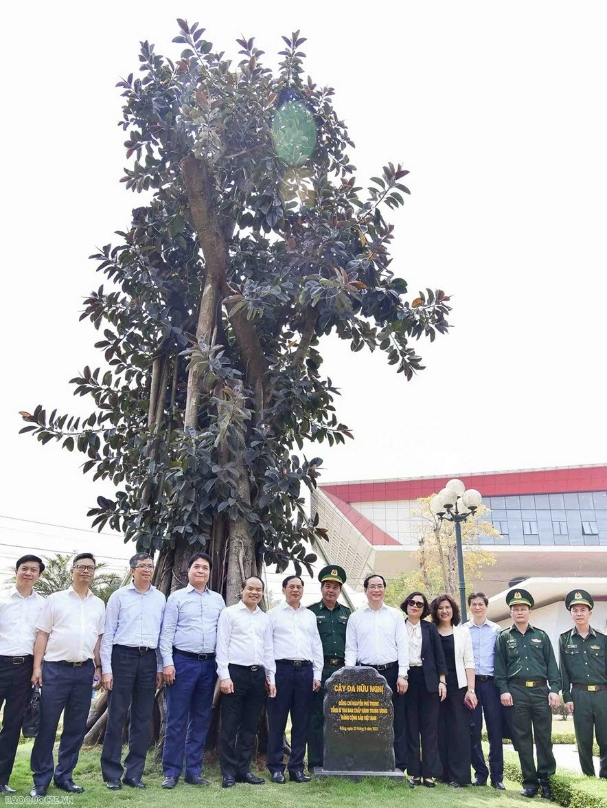 Quan hệ Việt Nam-Trung Quốc: Sức sống, mạch nguồn và tương lai Quan hệ Việt Nam-Trung Quốc: Sức sống, mạch nguồn và tương lai